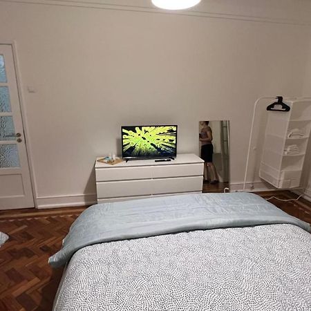 Habitacion Privada Para 3 Grande Con Balcon Lissabon Buitenkant foto