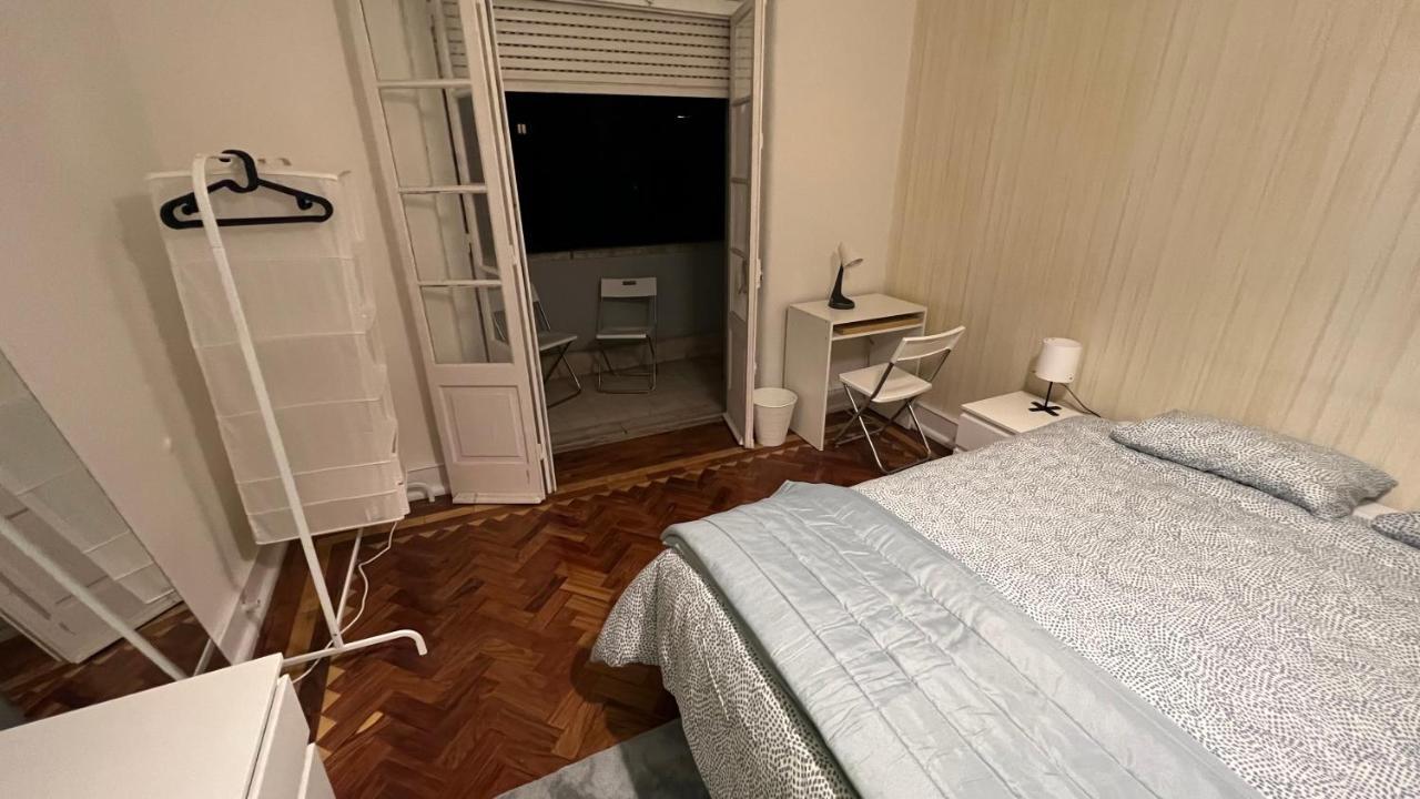 Habitacion Privada Para 3 Grande Con Balcon Lissabon Buitenkant foto
