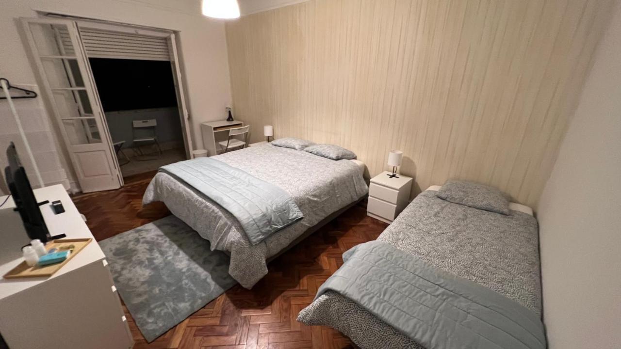 Habitacion Privada Para 3 Grande Con Balcon Lissabon Buitenkant foto