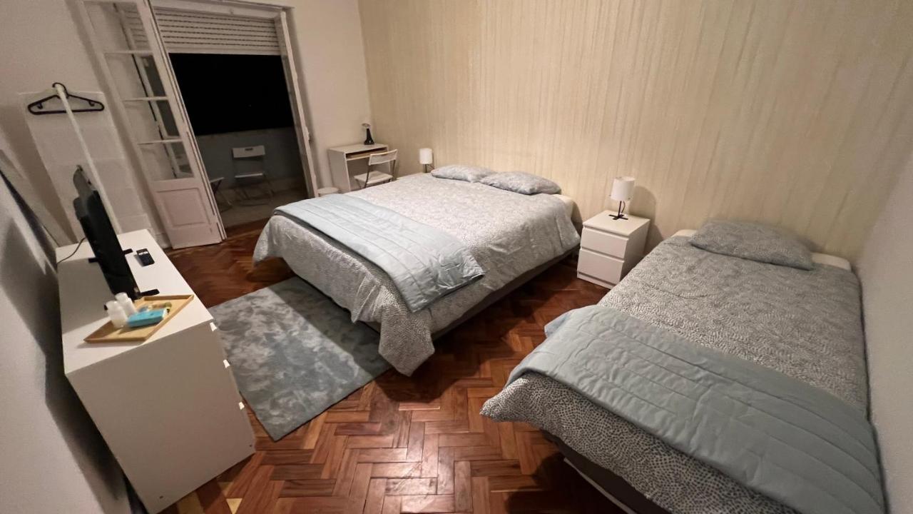 Habitacion Privada Para 3 Grande Con Balcon Lissabon Buitenkant foto