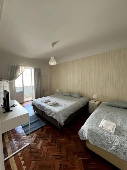 Habitacion Privada Para 3 Grande Con Balcon Lissabon Buitenkant foto