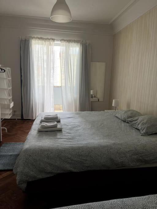 Habitacion Privada Para 3 Grande Con Balcon Lissabon Buitenkant foto