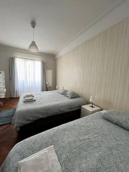 Habitacion Privada Para 3 Grande Con Balcon Lissabon Buitenkant foto