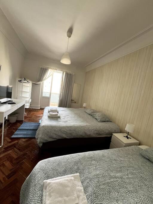 Habitacion Privada Para 3 Grande Con Balcon Lissabon Buitenkant foto