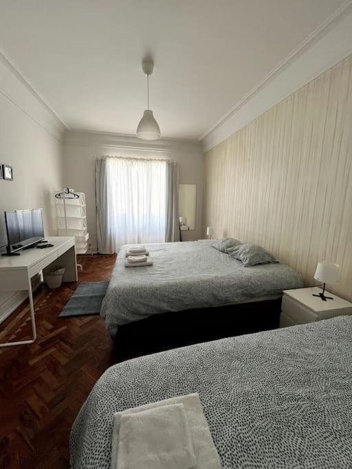 Habitacion Privada Para 3 Grande Con Balcon Lissabon Buitenkant foto