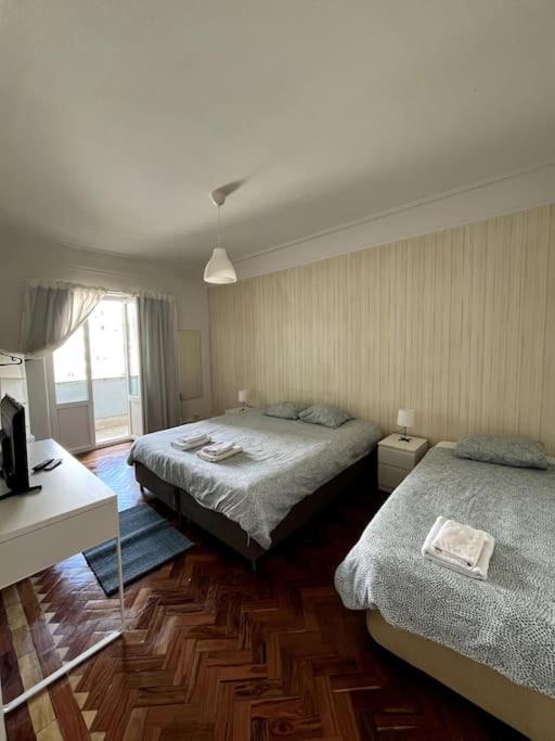 Habitacion Privada Para 3 Grande Con Balcon Lissabon Buitenkant foto